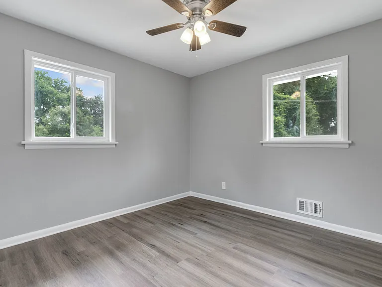 Bedroom #1 w/ ceiling fan