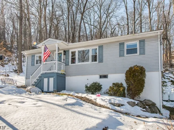 17 Valley View Rd, Vernon Twp., NJ 07462