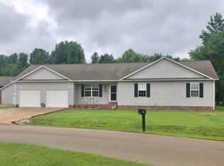 12053 Hidden Meadow Ln, Dexter, MO 63841