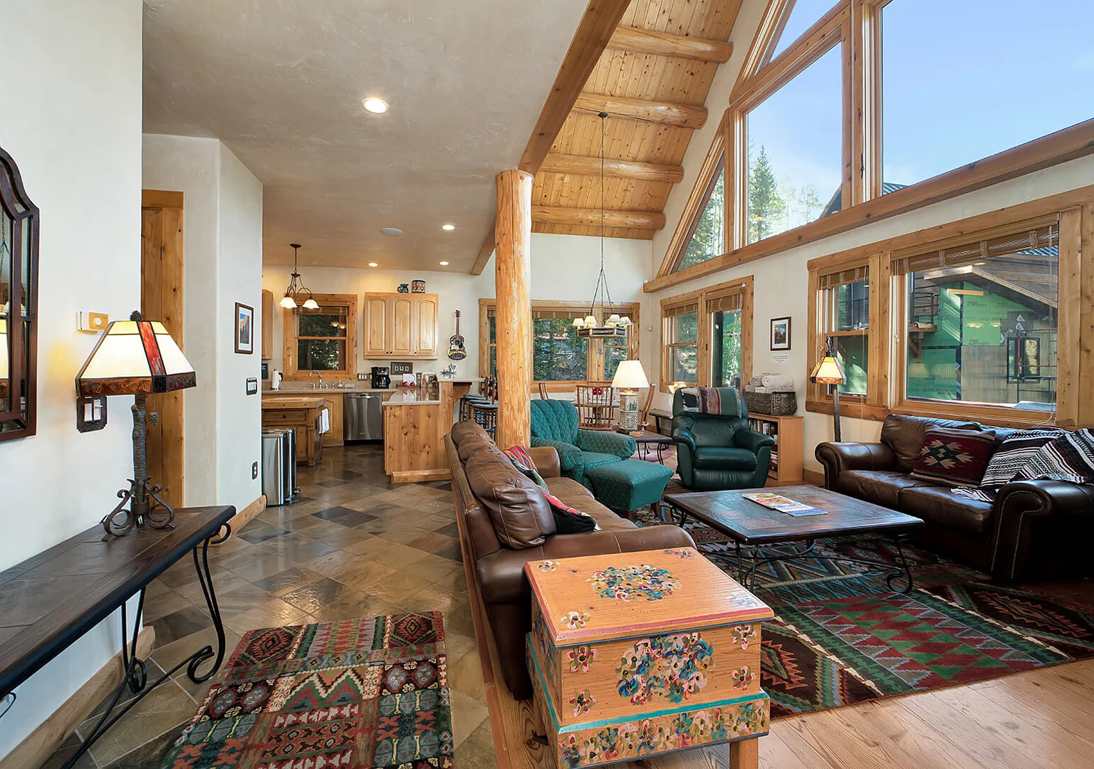 Mountain View 2 | Ski-In + Private Hot Tub 4Br, 4.5Ba, Sleeps 8 — Photo 4