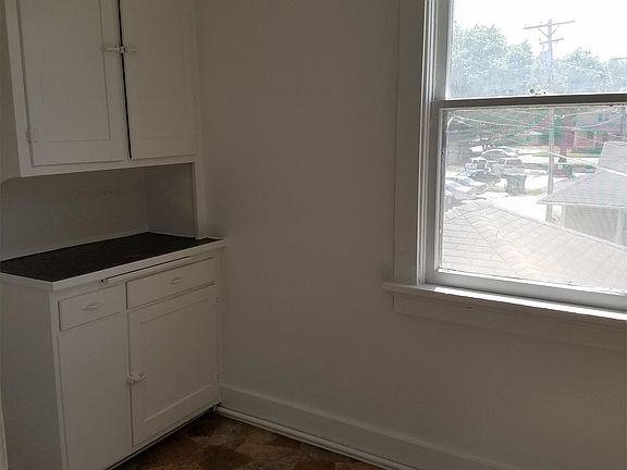 3rd image of 1321 S 14th St APT 3