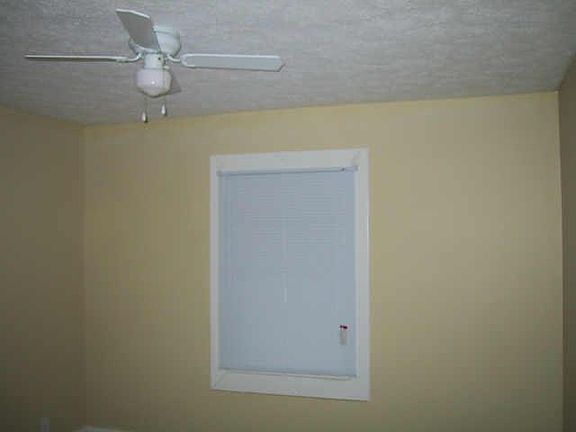 5th image of 1025 N Shannon Ave