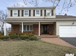 15 Doone Dr, Syosset, NY 11791