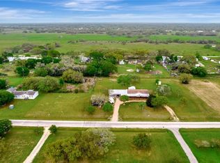 473 Hollybrook Dr, Inez, TX 77968