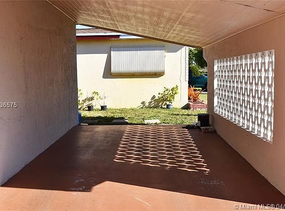 3rd image of 2600 Flamingo Dr