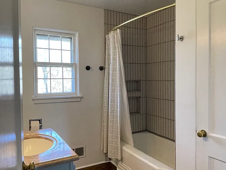 372 Old Haw Creek Rd — Photo 9