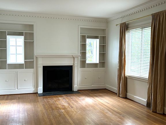 2nd image of 207 Kensington Rd