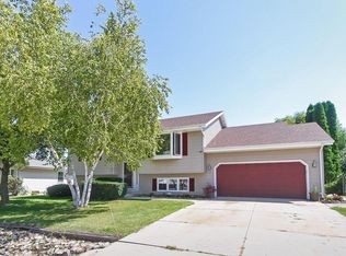 140 Davidson Dr, Burlington, WI 53105