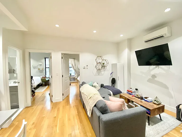 169 15th St #3B — Photo 1