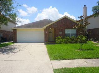 226 Glade Bridge Ln, Dickinson, TX 77539