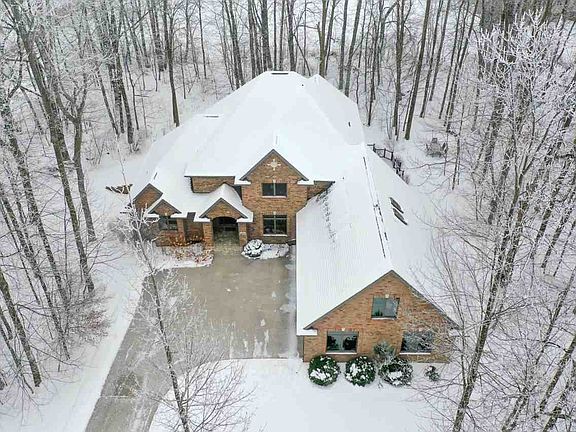 2nd image of N1490 Forest Glen Dr