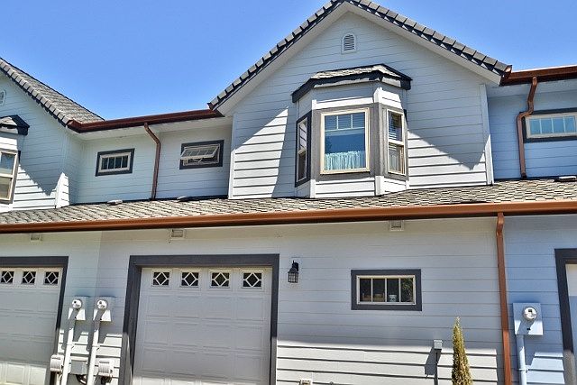 2nd image of 2025 Elm St Unit 2A