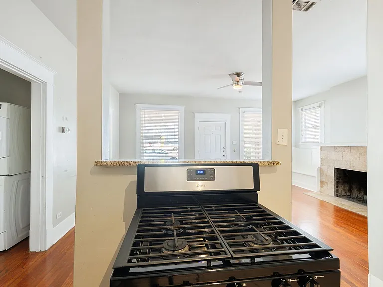 1805 Nueces St — Photo 25