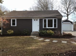 86 Orrs Ave, Hyannis, MA 02601