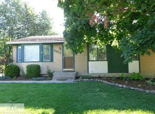 5813 Oak Knoll Dr, Lansing, MI 48911
