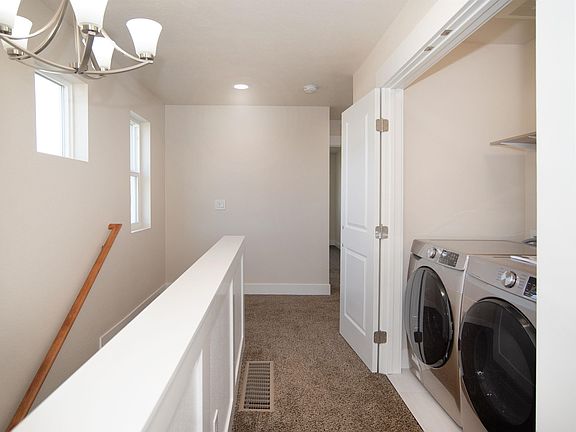 4th image of 324/328 N Moen Ln
