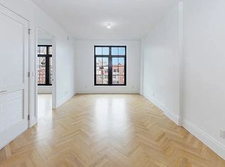 207 W 18th St #2, New York, NY 10011