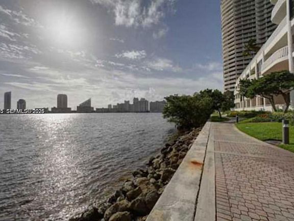 2nd image of 3000 Island Blvd #325