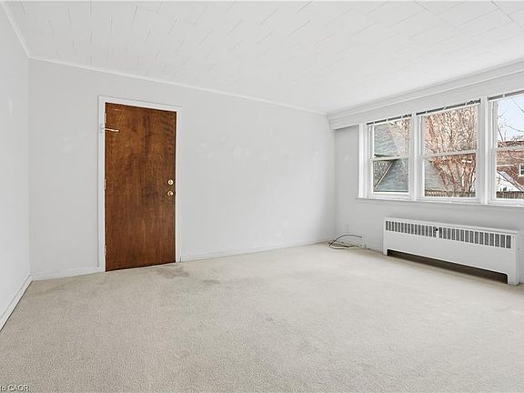3rd image of 4 Robinson St #9