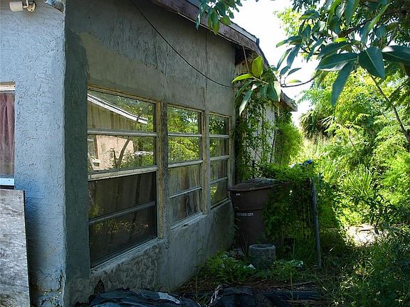 4th image of 3170 2nd ST