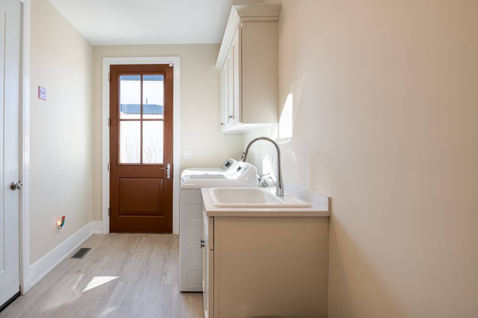 34 Old Fort Ln, Southampton, NY 11968 Out East