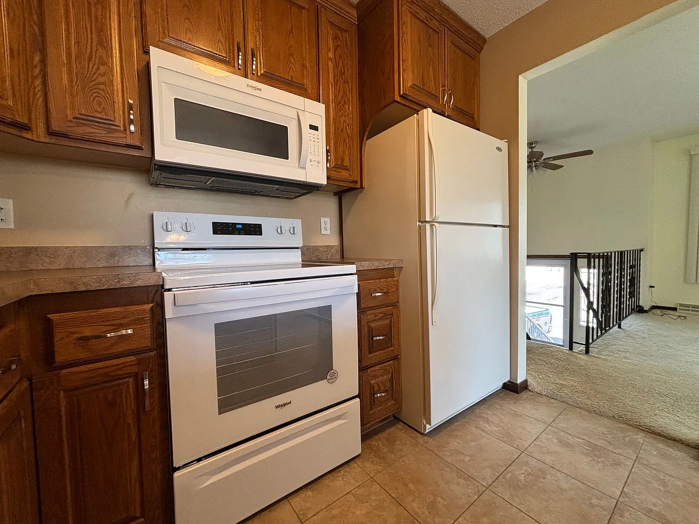 Great 3 BR/2 BA Townhome in Vadnais Heights! — Photo 3