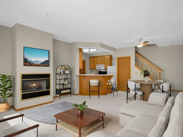 8775 Branson Dr #78, Inver Grove Heights, MN 55076