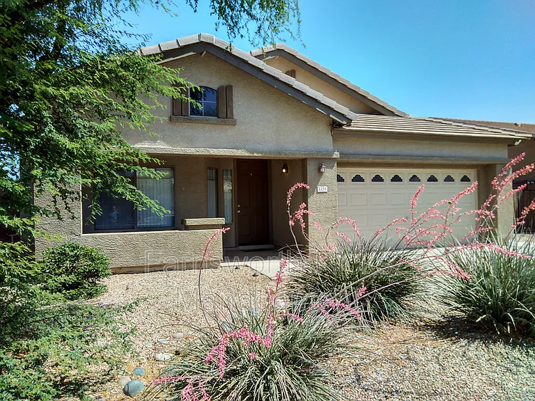 1154 E Locust Dr — Photo 1