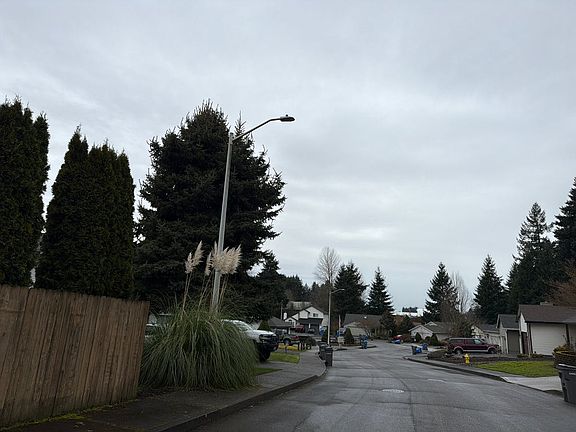 5th image of 5103 NE 72nd Cir