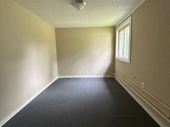 2nd image of 1018 W Lexington Ave APT 11