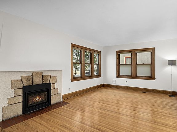 3rd image of 5322 35th Ave S
