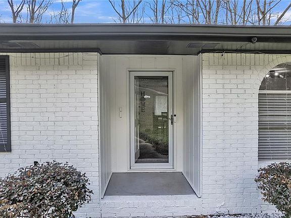 3rd image of 611 Navarre Dr