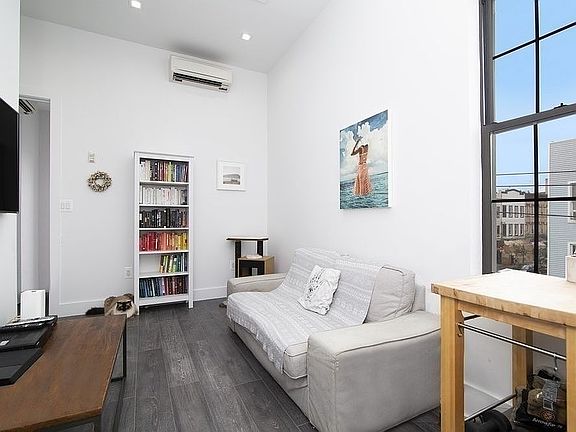 2nd image of 238 Wyckoff Ave #2L