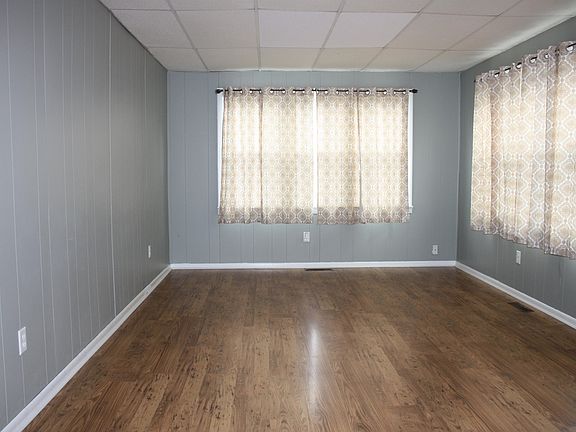 3rd image of 125 Hodge St