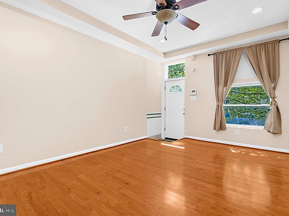 5th image of 2936 E Fayette St