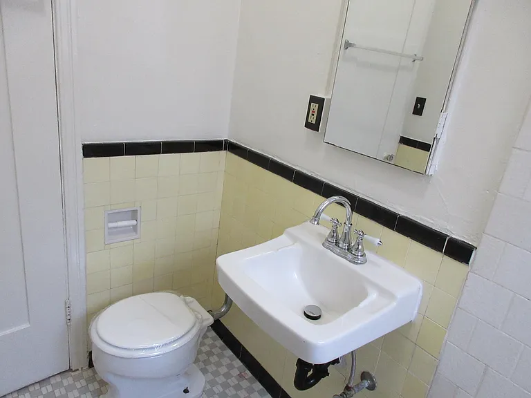 654 S Detroit St #306 — Photo 22