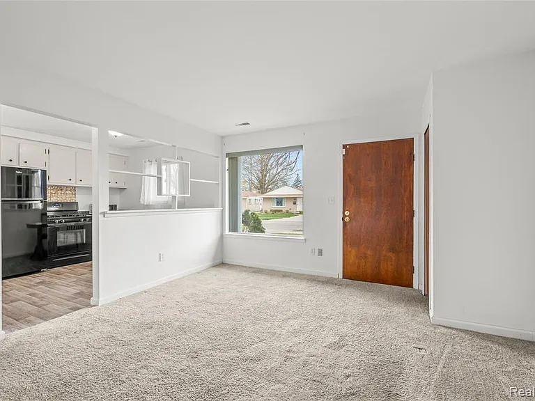 6226 Highview St — Photo 5