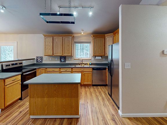 3rd image of 750 Turner Dr
