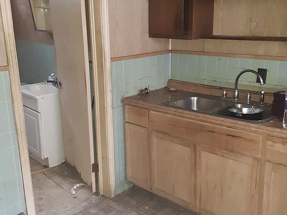 3rd image of 6210 Bonna Ave APT 2
