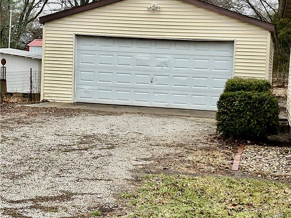 3rd image of 17739 N Mechanic St