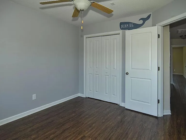 305 Chestnut Oak Ct — Photo 26