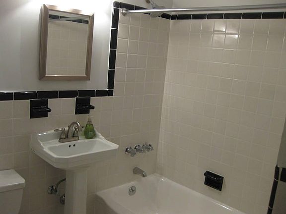4th image of 180 Thompson St APT 3D