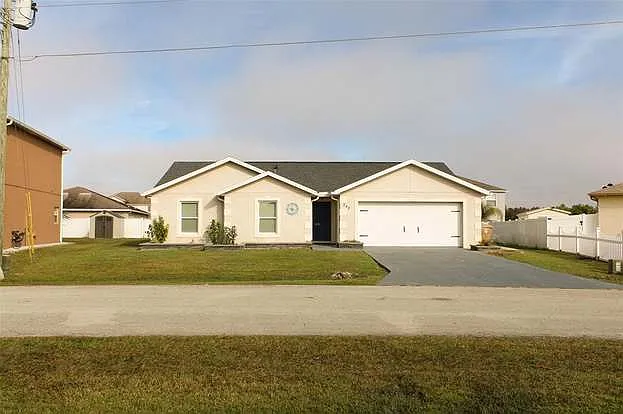 242 Abbotsbury Dr — Photo 15