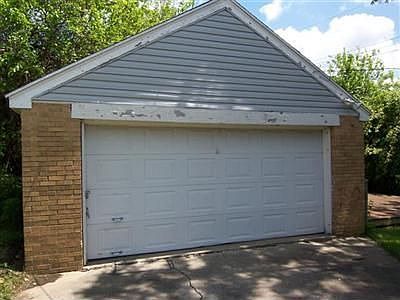 3rd image of 1634 Newton Ave