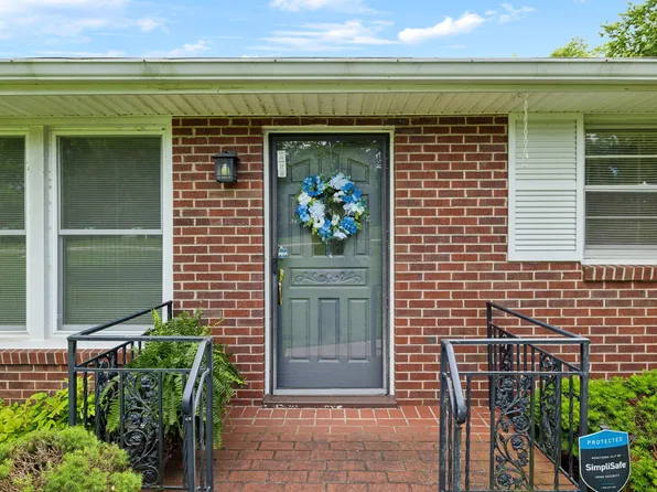 811 Fairoaks Dr, Madison, TN 37115