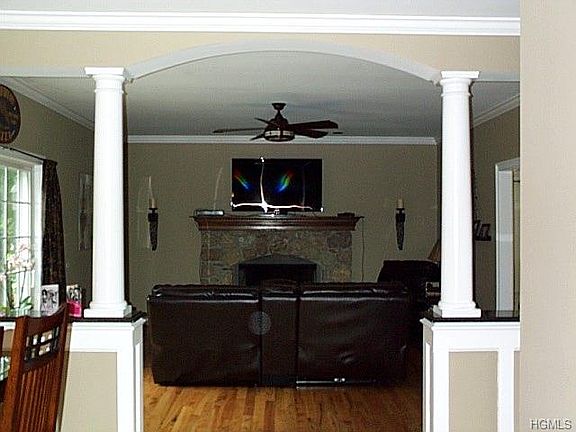 4th image of 15 Pine View Dr
