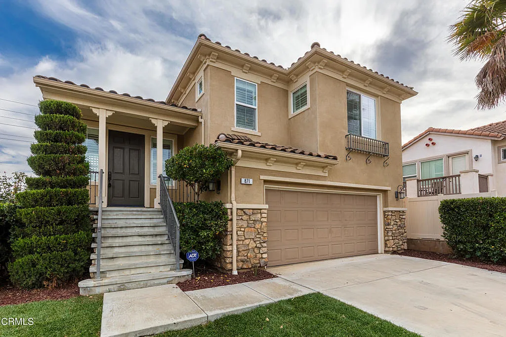 3 bed, 2.5 bath, 2313 sqft, $4,000 — Photo 1
