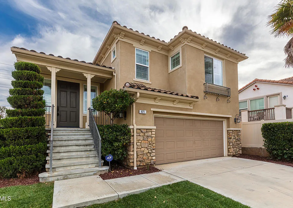871 Coronado Cir