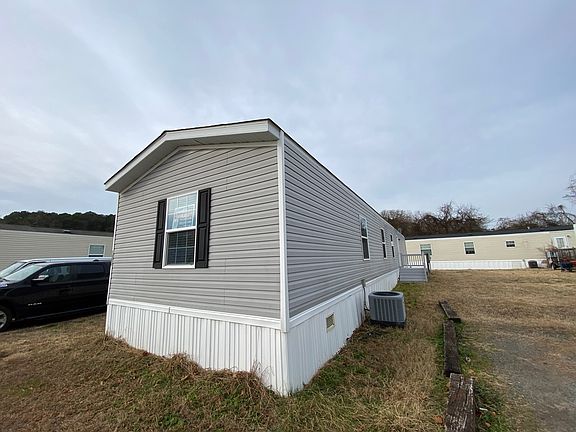 3rd image of 3356 Willow Ln