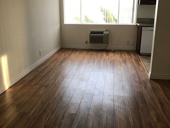 4th image of 1326 W Carson St APT 207